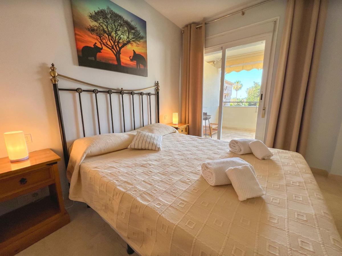 3 Bed Las Petunias, San Pedro Марбелья Екстер'єр фото